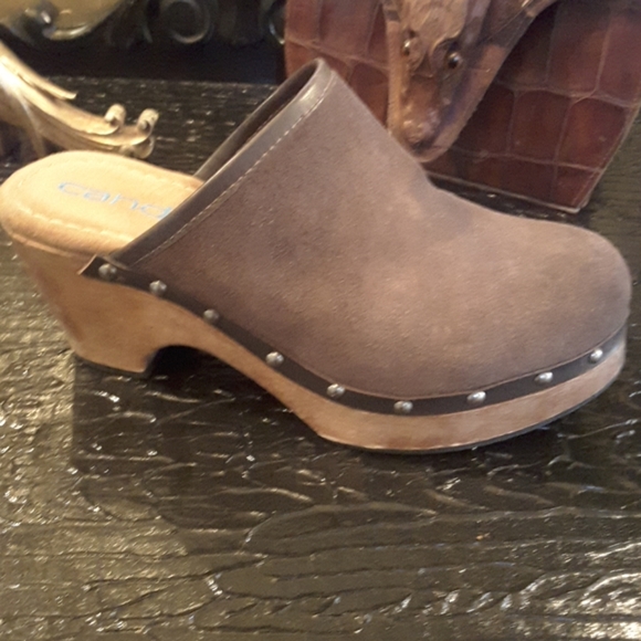 Clogs - Picture 1 of 4